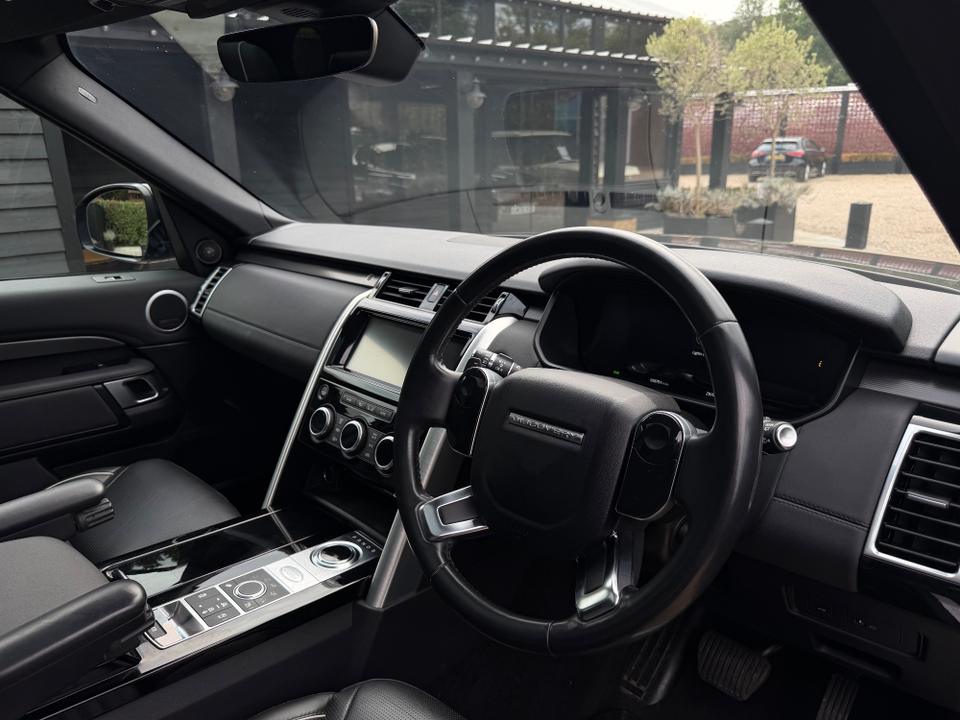 Land Rover Discovery photo 8