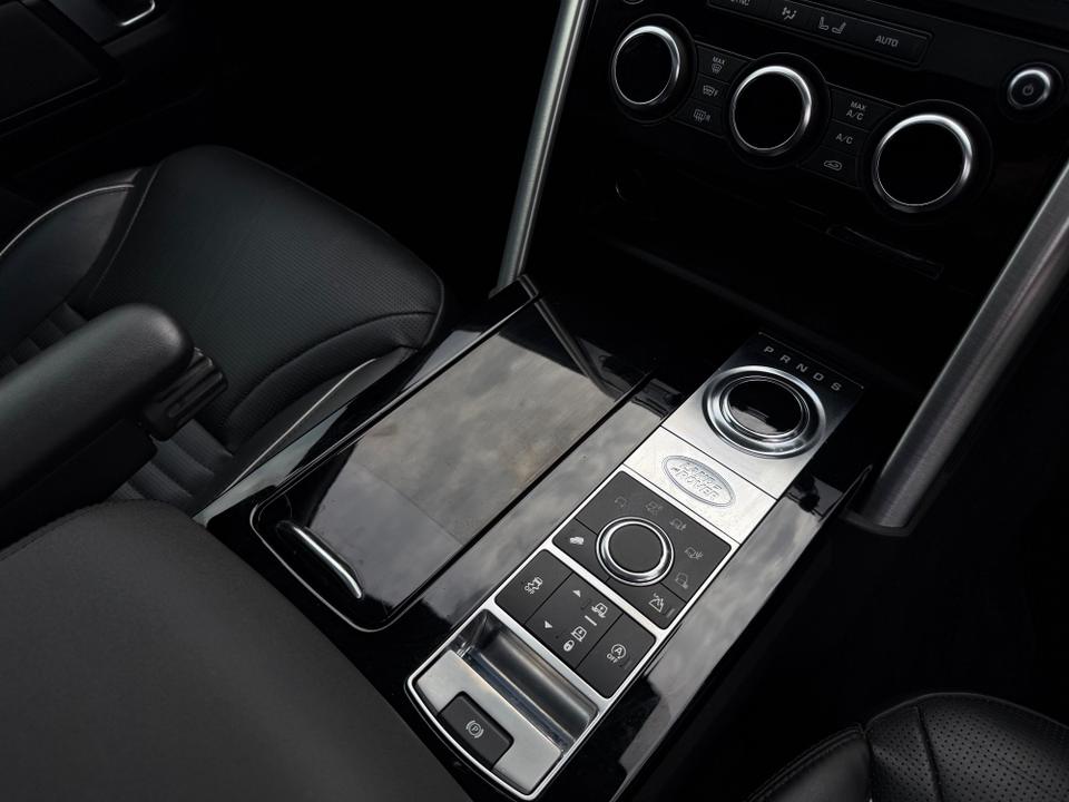 Land Rover Discovery photo 12