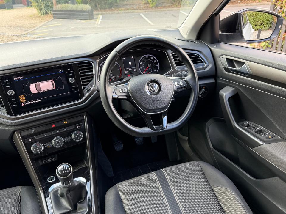 Volkswagen T-Roc photo 9