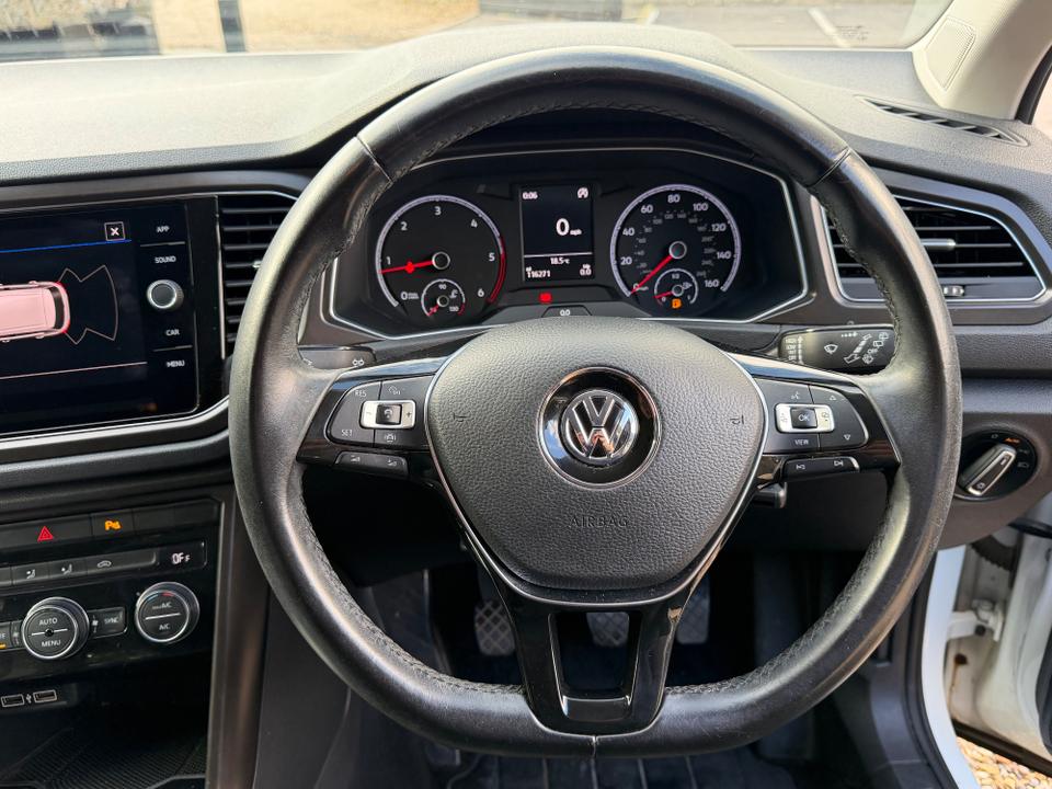 Volkswagen T-Roc photo 10