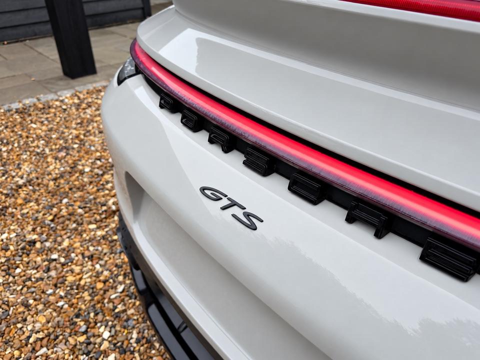 Porsche 911 photo 7