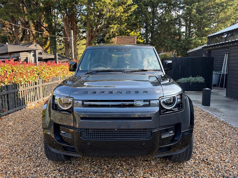 Land Rover Defender 90 photo 2