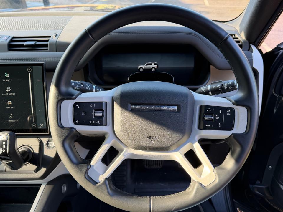 Land Rover Defender 90 photo 14