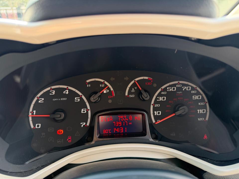 Ford KA photo 11