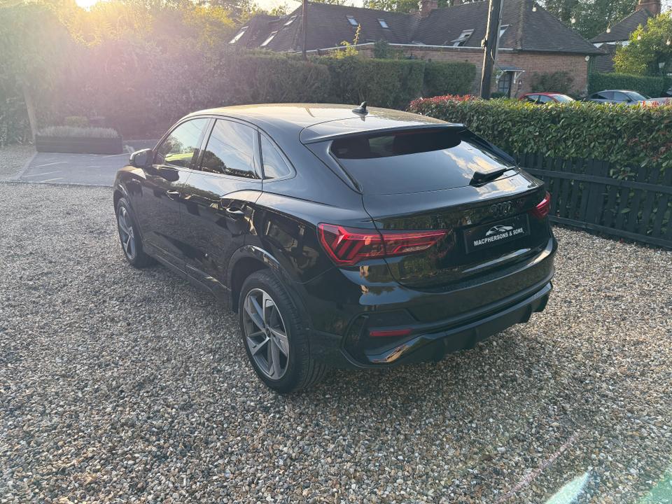 Audi Q3 photo 4
