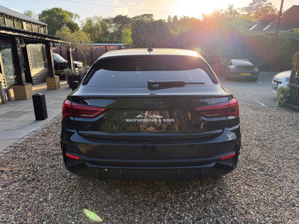 Audi Q3 photo 5