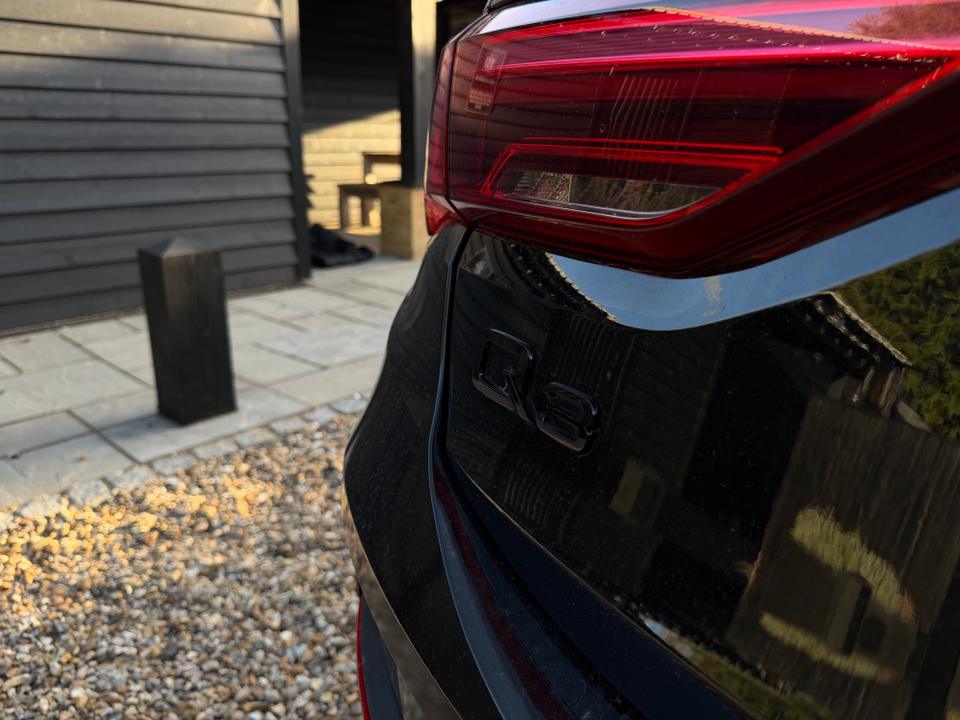 Audi Q3 photo 9