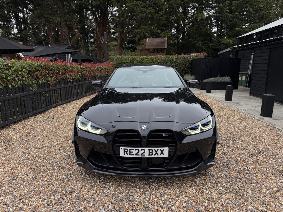 BMW M4 photo 2