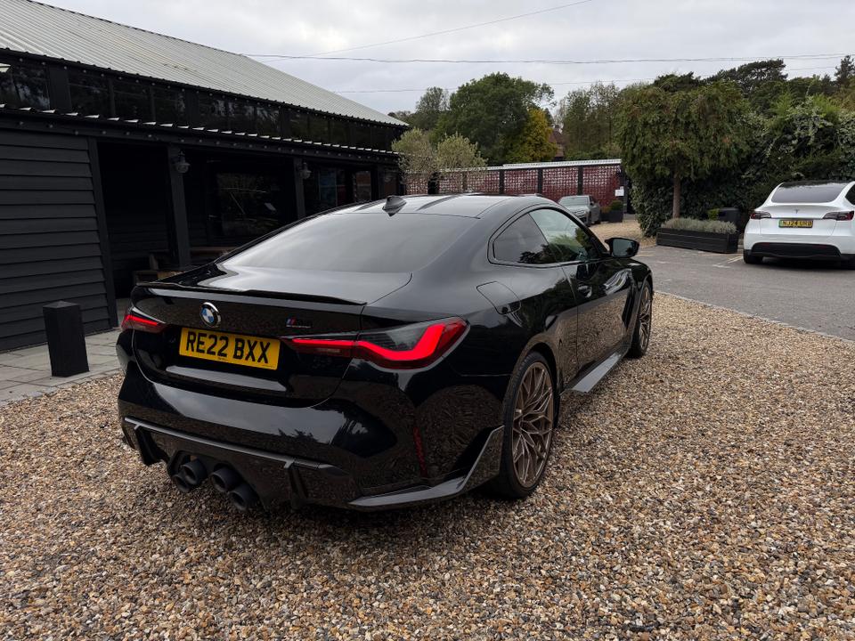 BMW M4 photo 6