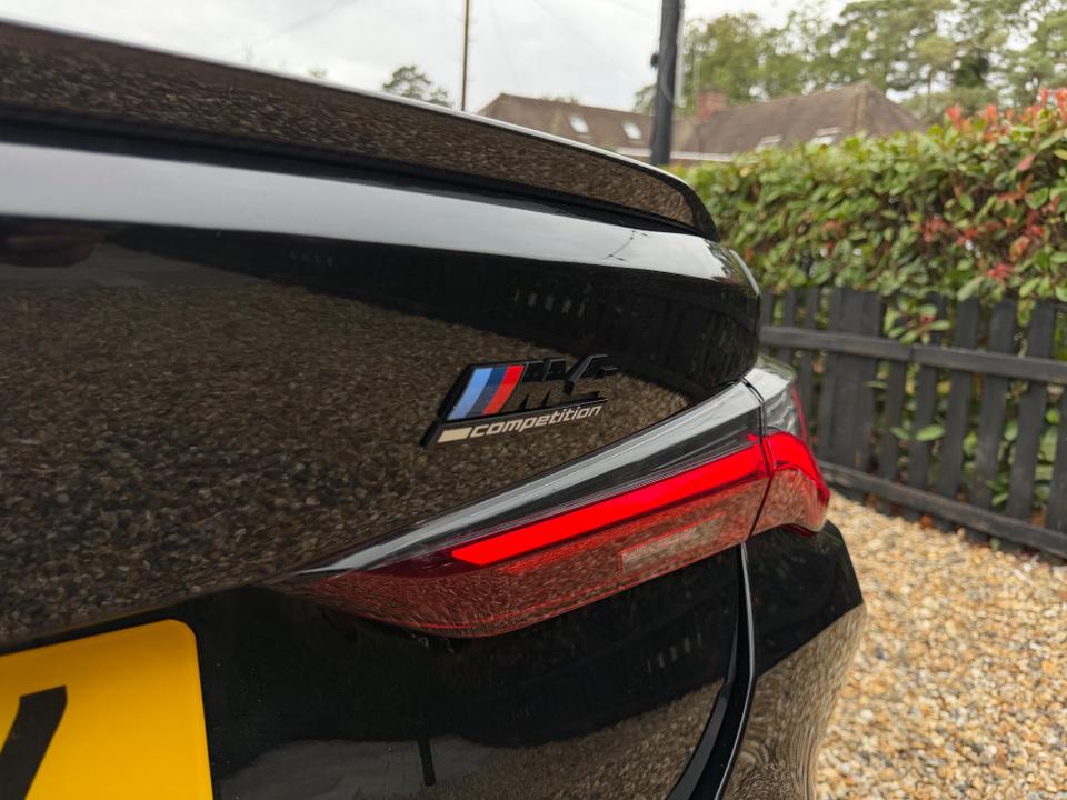 BMW M4 photo 7