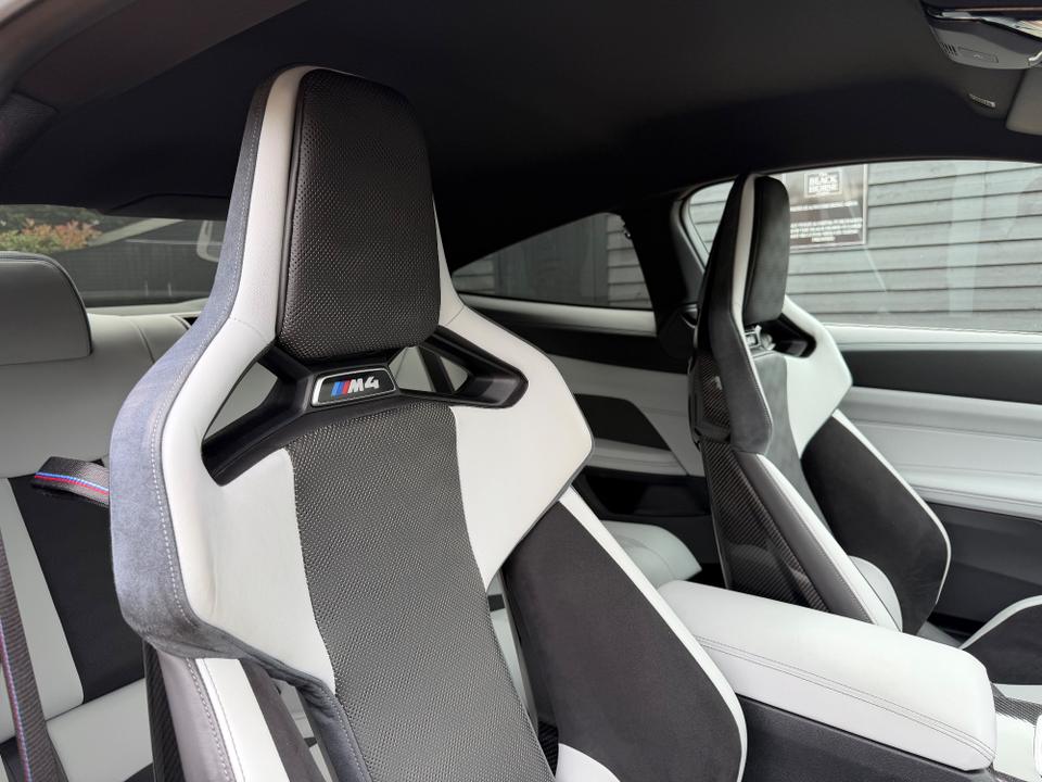 BMW M4 photo 14