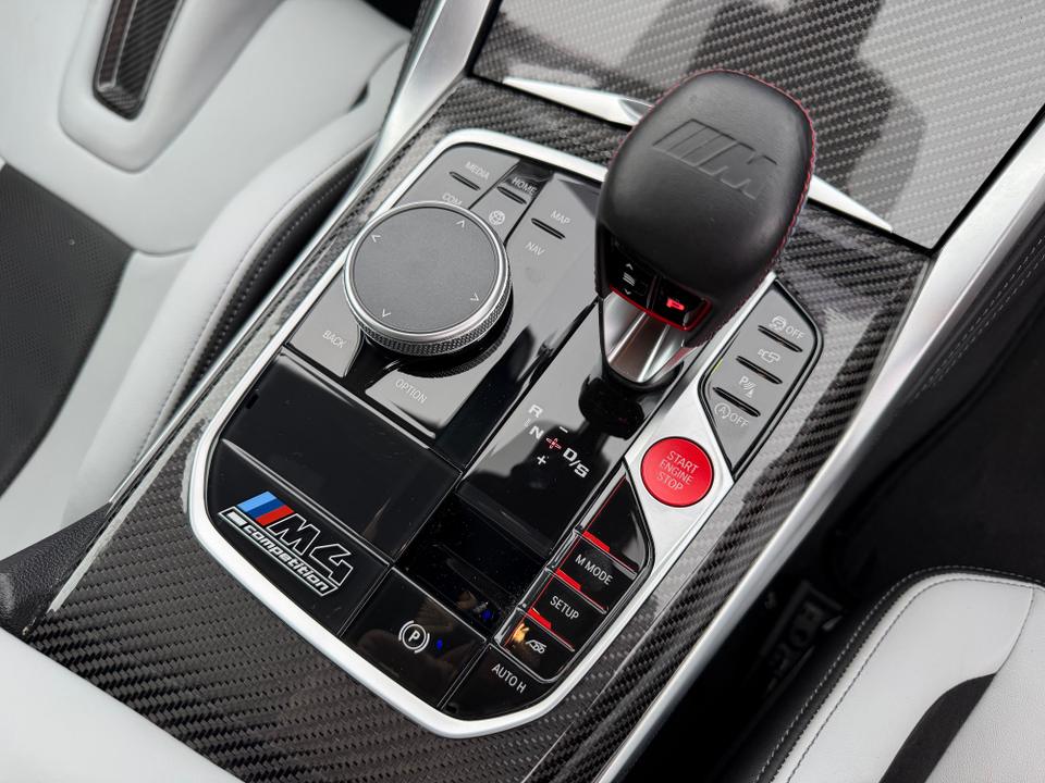 BMW M4 photo 18