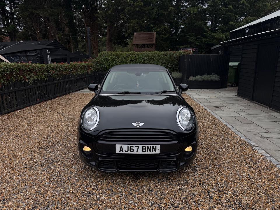 MINI Hatch photo 2