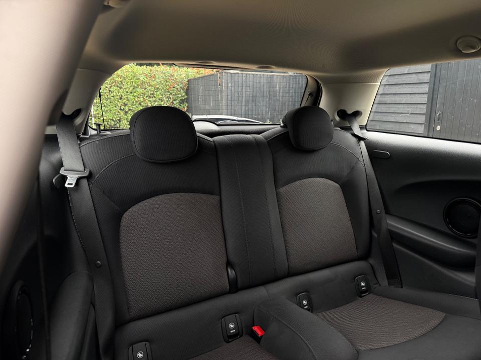 MINI Hatch photo 10