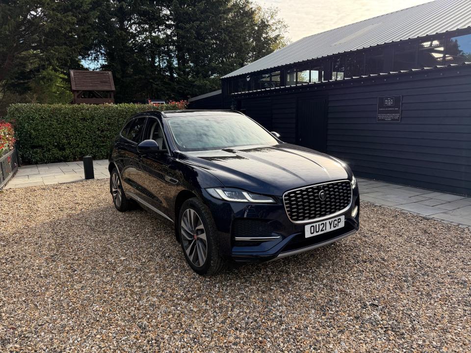Jaguar F-PACE photo 1