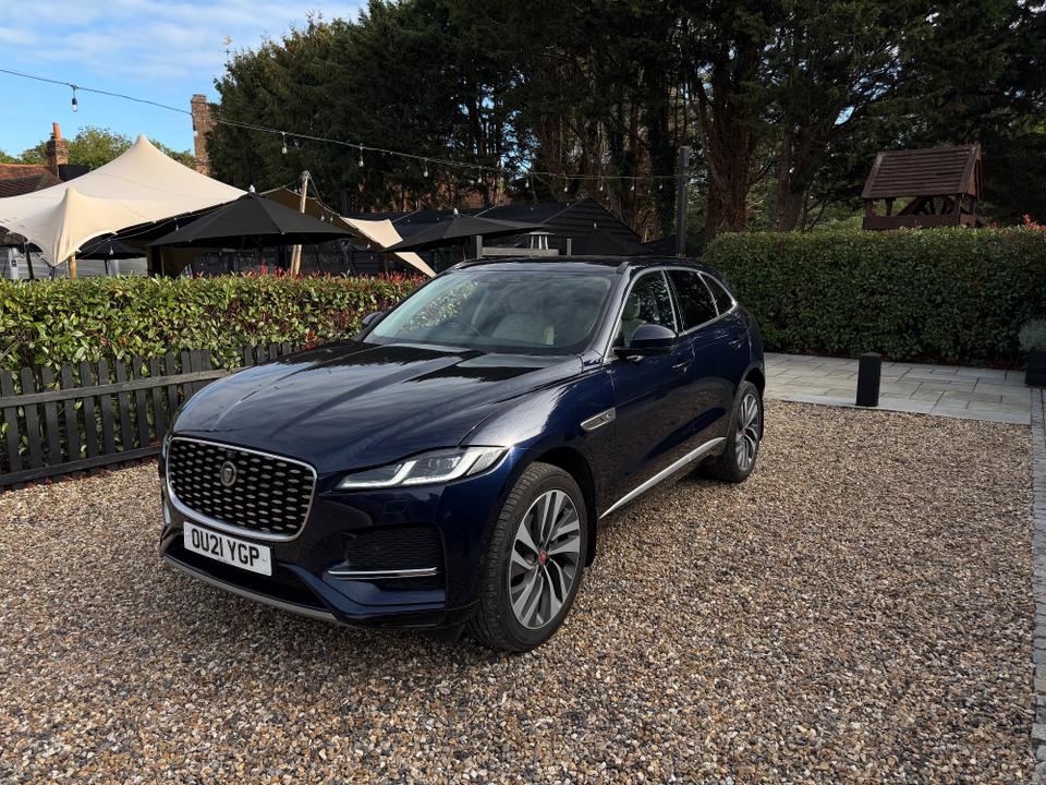 Jaguar F-PACE photo 3