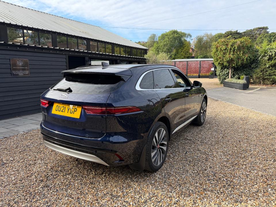 Jaguar F-PACE photo 6