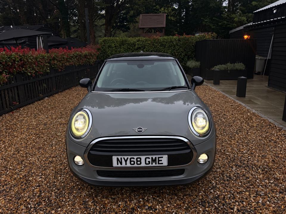 Mini Cooper photo 2
