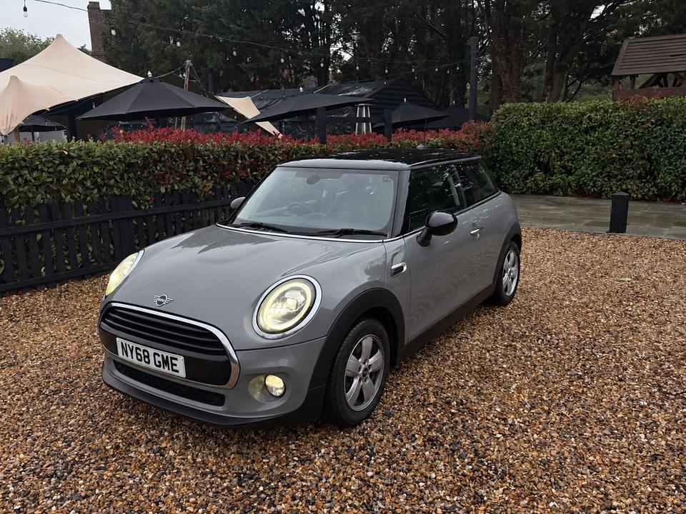 Mini Cooper photo 3