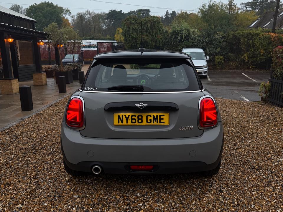 Mini Cooper photo 5