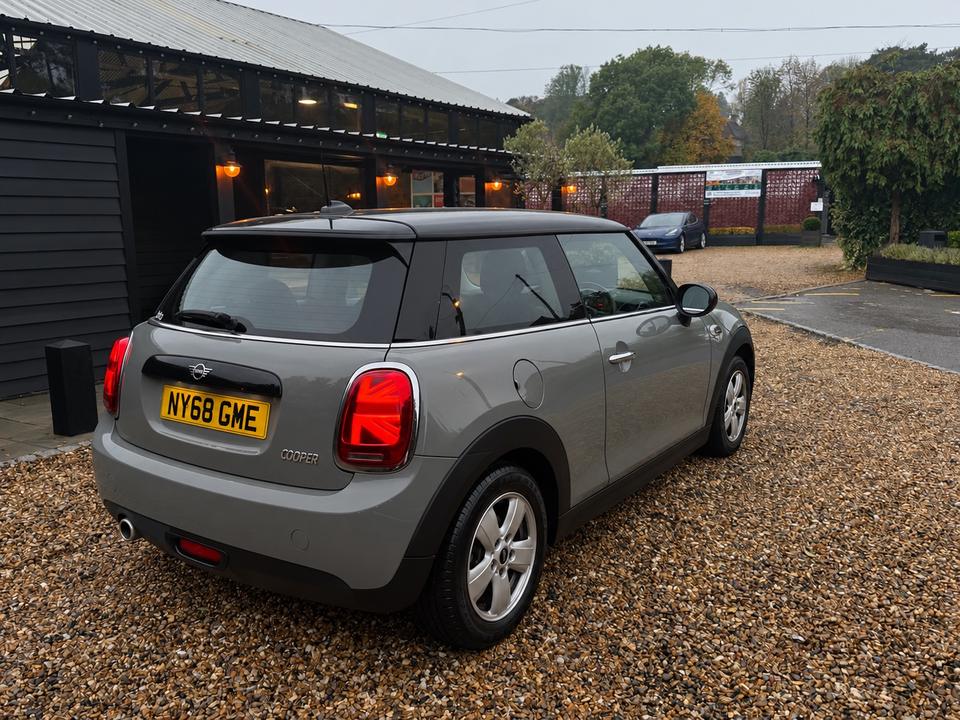 Mini Cooper photo 6