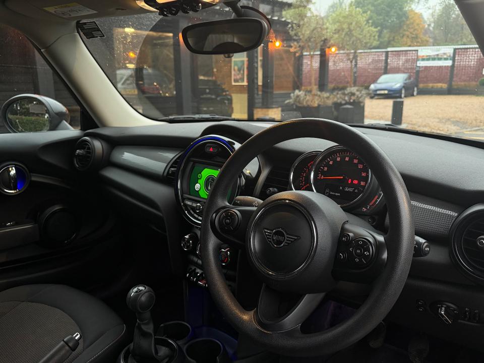 Mini Cooper photo 7