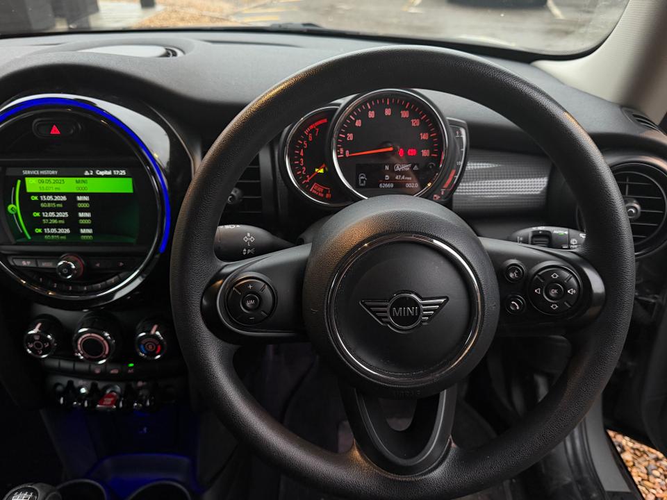 Mini Cooper photo 14