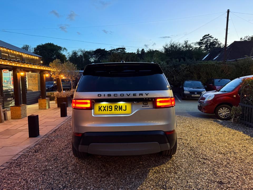 Land Rover Discovery photo 5