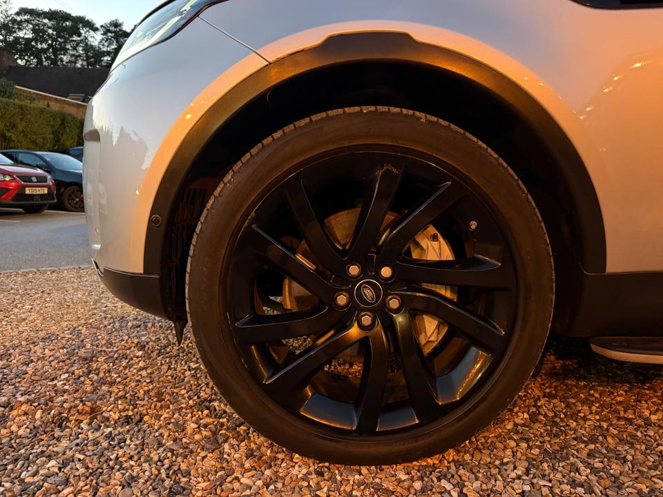 Land Rover Discovery photo 7