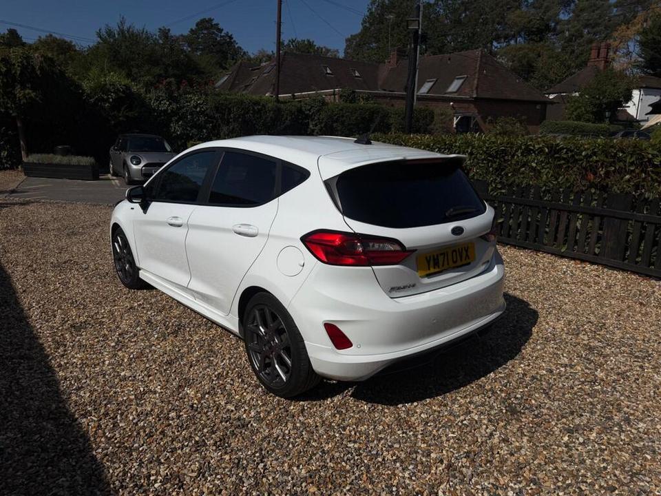 Ford Fiesta photo 3
