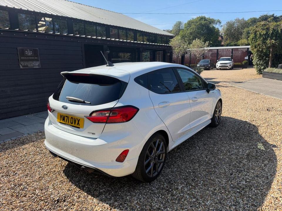 Ford Fiesta photo 4
