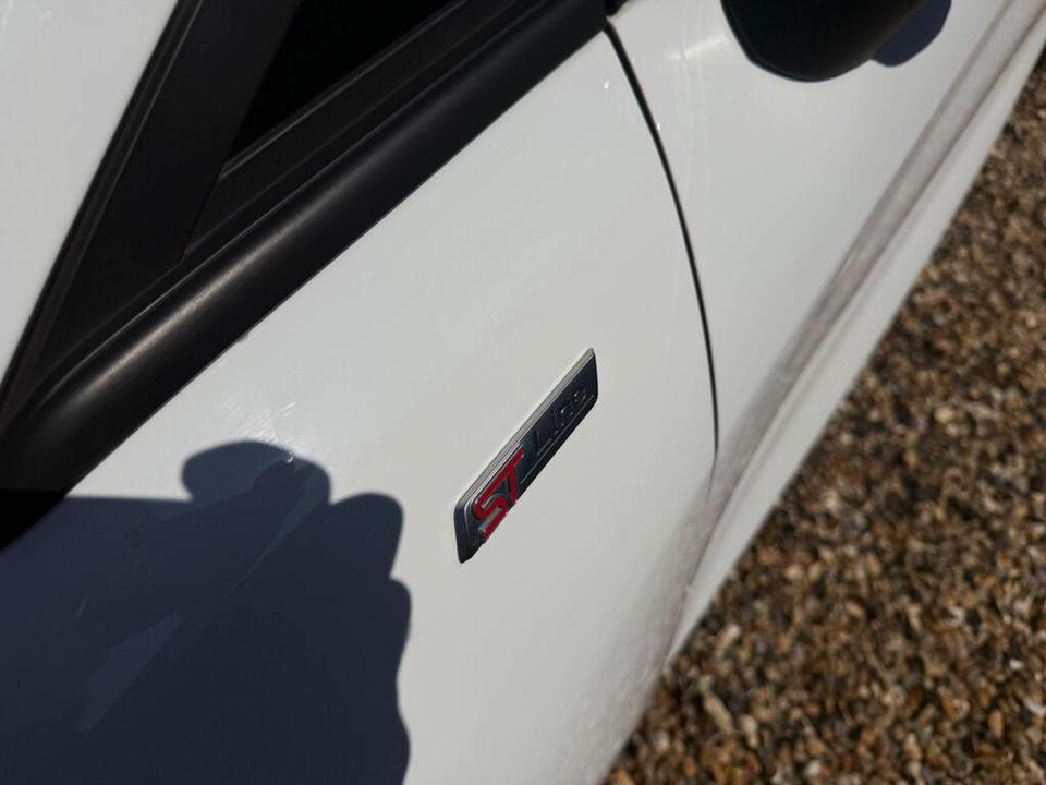 Ford Fiesta photo 5