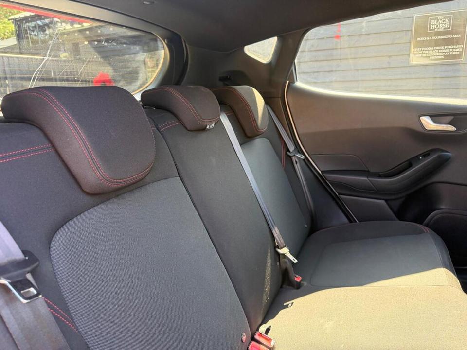 Ford Fiesta photo 11
