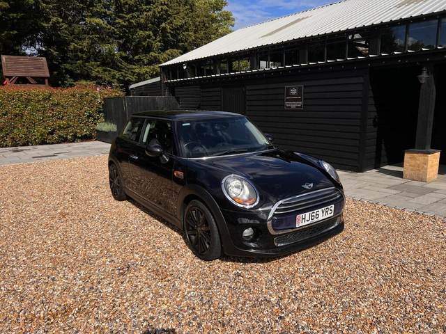 MINI Hatch photo 1
