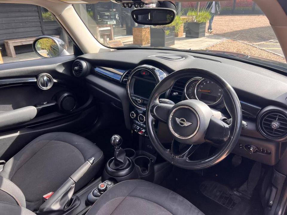 MINI Hatch photo 5