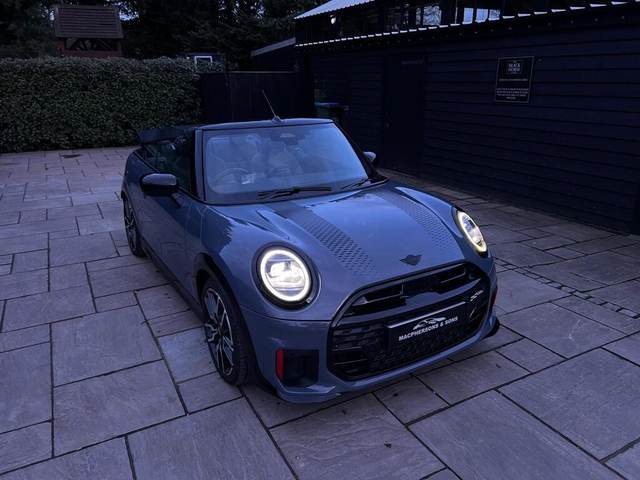 MINI Convertible photo 1