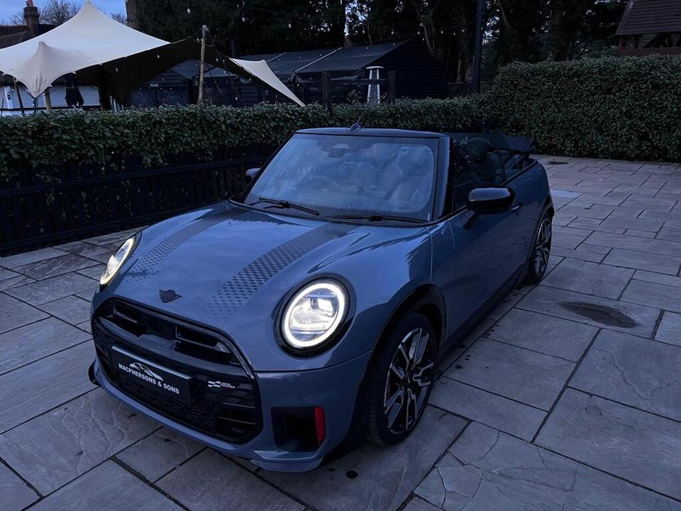 MINI Convertible photo 3