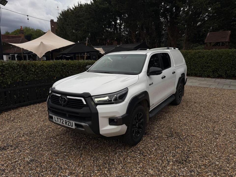 Toyota Hilux photo 2
