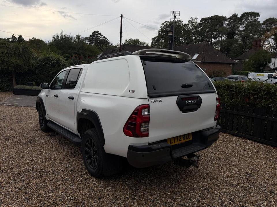 Toyota Hilux photo 3