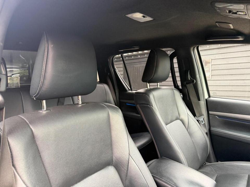 Toyota Hilux photo 6