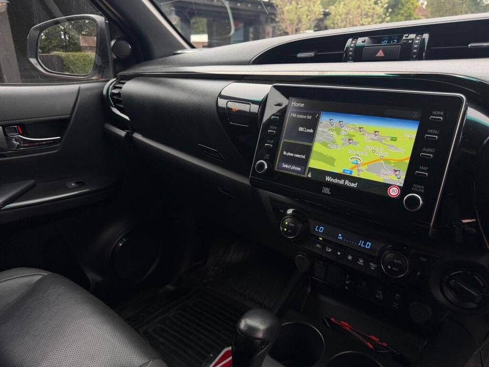 Toyota Hilux photo 7