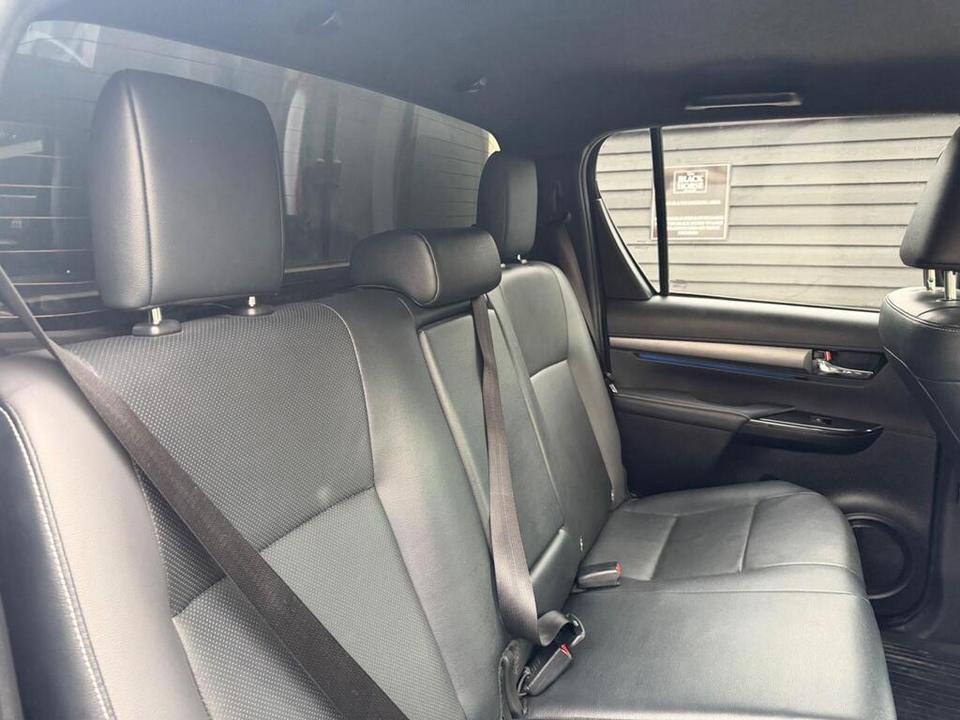 Toyota Hilux photo 8