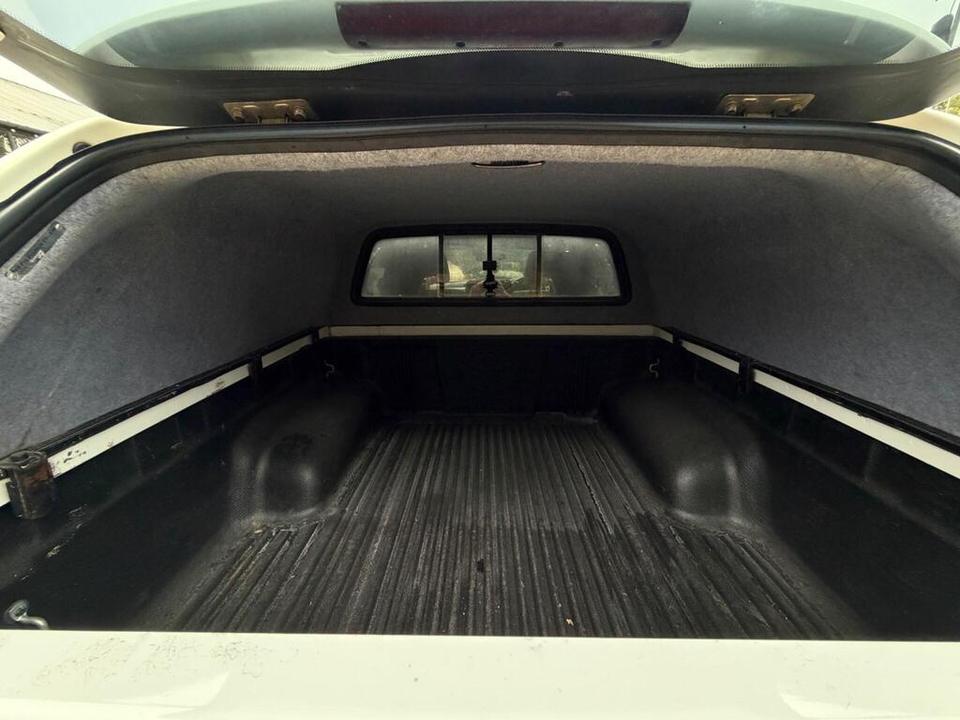 Toyota Hilux photo 9