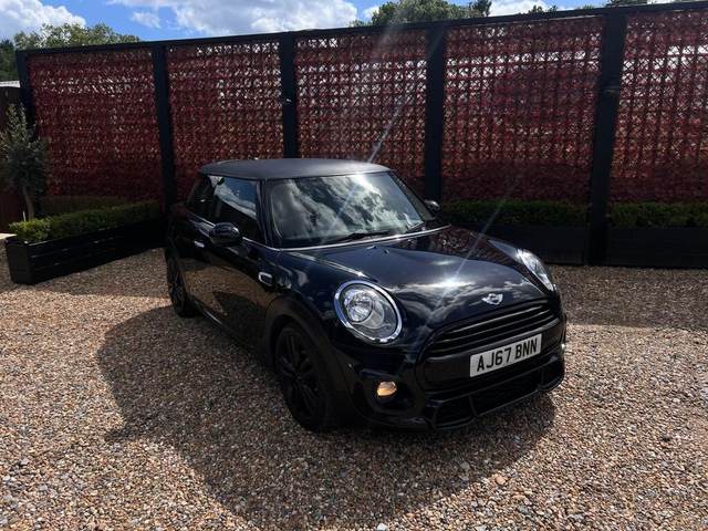 MINI Hatch photo 1