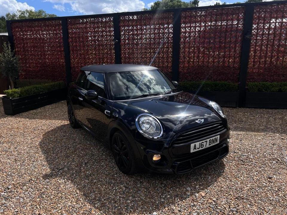 MINI Hatch photo 1
