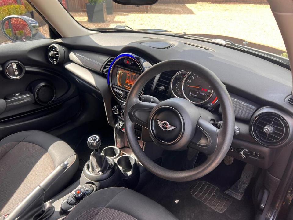 MINI Hatch photo 7