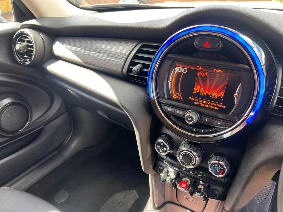 MINI Hatch photo 9