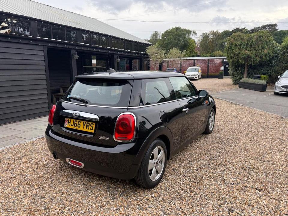 MINI Hatch photo 4