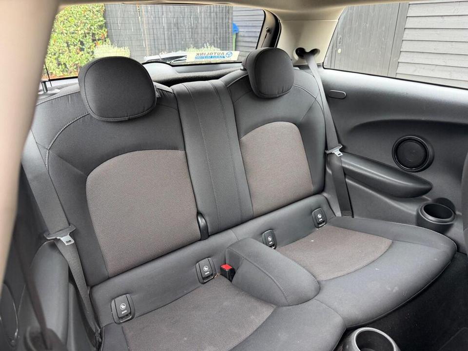 MINI Hatch photo 7