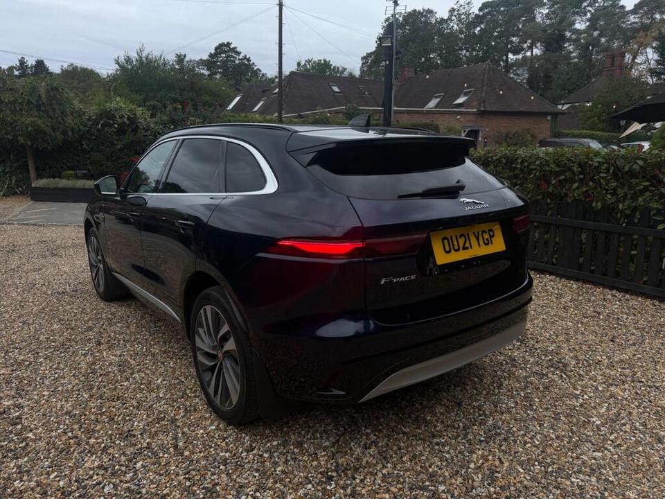 Jaguar F-PACE photo 4